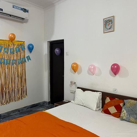 Sunrise Bed & Breakfast Кхаджурахо Экстерьер фото